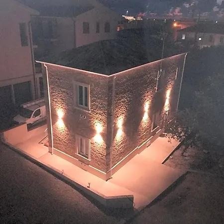 Santo's House