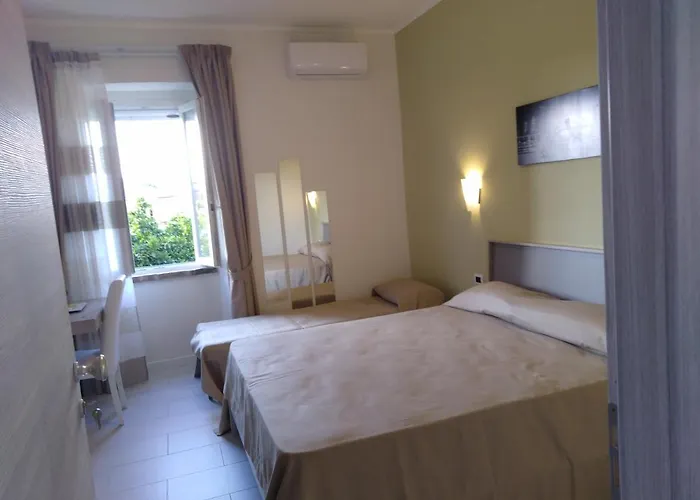 Santo's House 3* 维博瓦伦蒂亚码头